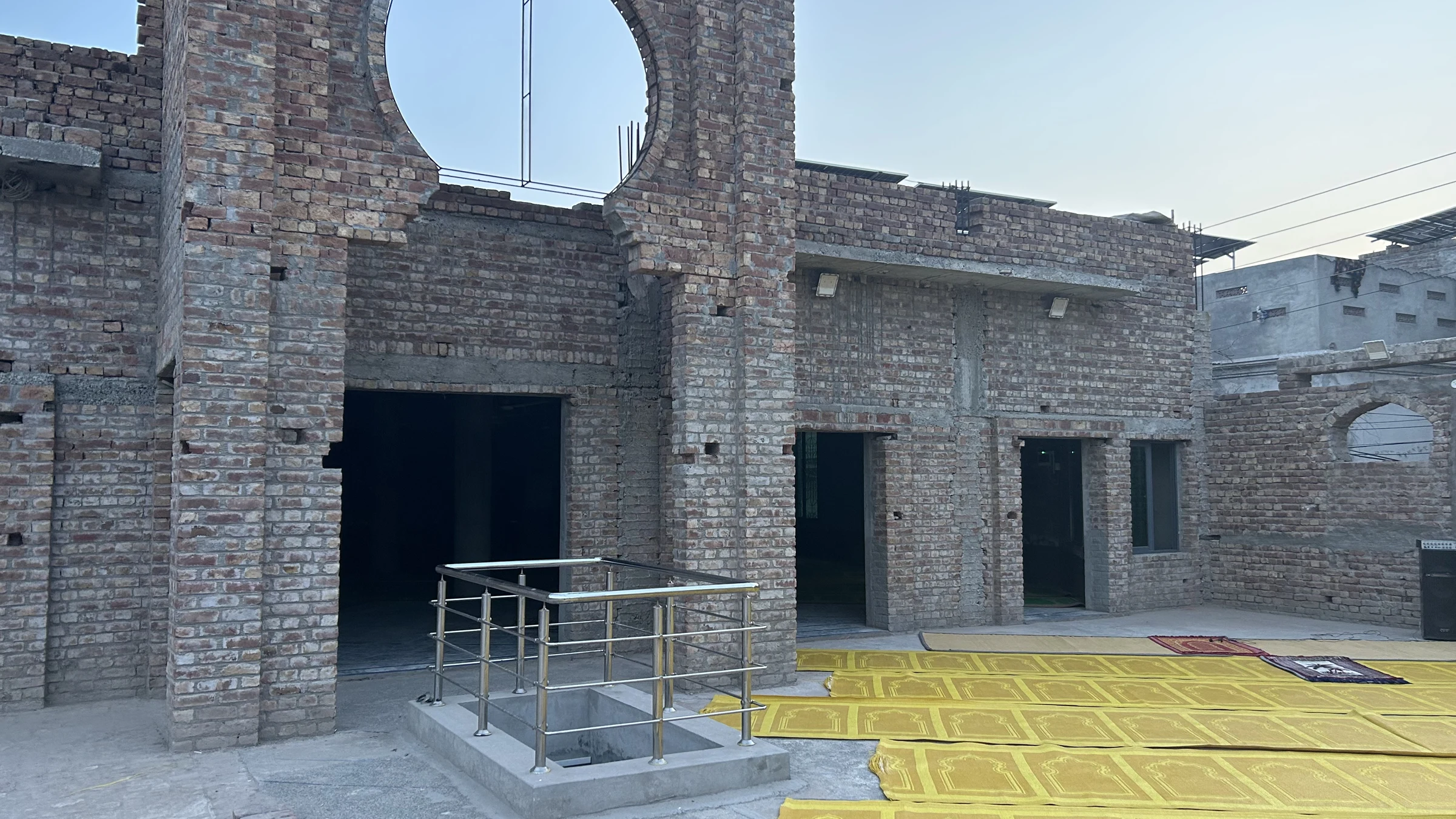 Jamia Mahmoodia courtyard architectural detail